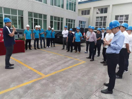 鞏義市康店鎮(zhèn)黨委 書記路少輝帶領優(yōu)秀企業(yè)家到我公司現(xiàn)場觀摩