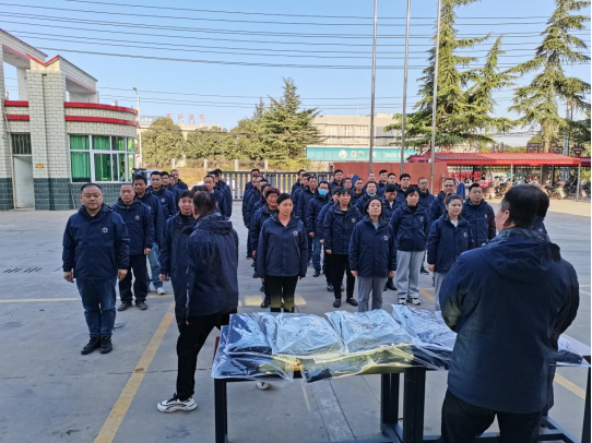 恒銘金屬為全體員工統(tǒng)一換發(fā)新款工作服